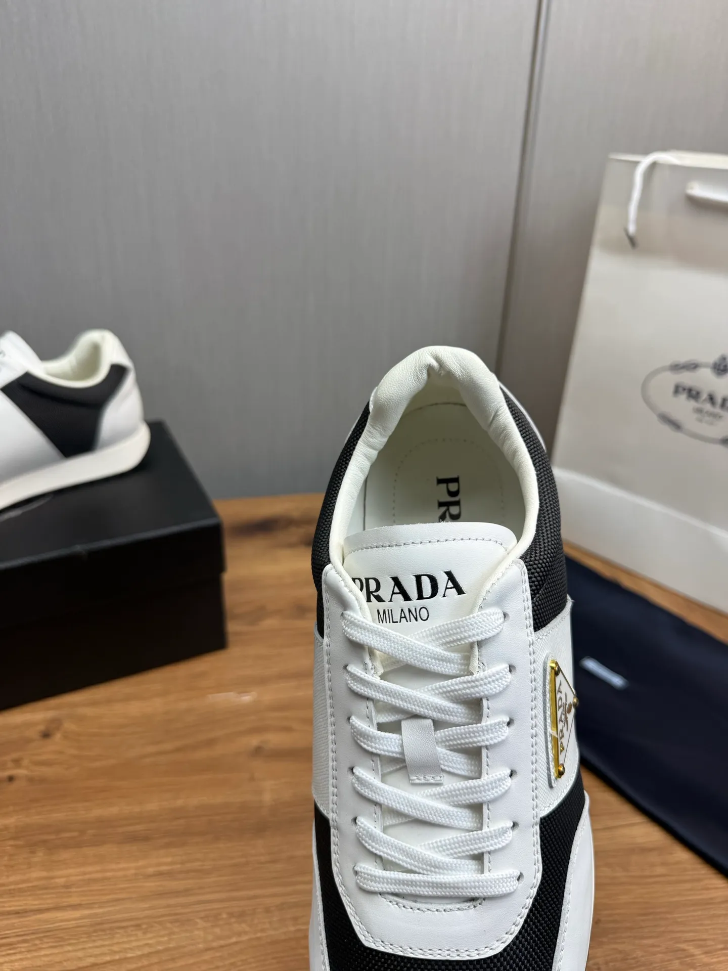 Men's shoes 💰760💰 [PRADA] New models synchronized with the official website, high-quality shipments ✔️Best sellers🔥 Original cowhide with mesh surface + cowhide lining, 1🆚1 replica, original bottom, 38-45 (men's 45 is custom-made and cannot be returned)